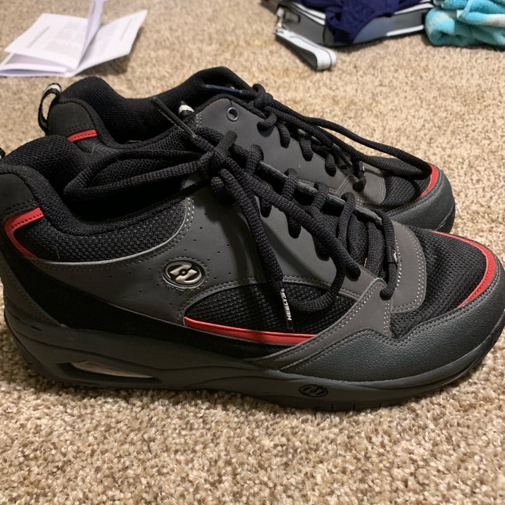 Heelys Men’s US Size 11 black grey and red